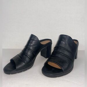 Black Sandal Heel Block The Flexx 2.5 inch Heel Size 7.5
